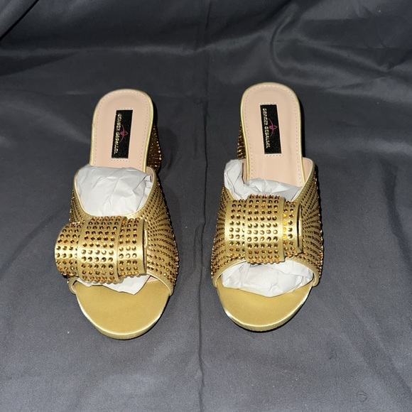 Gold sparkle sandals - Picture 2 of 6